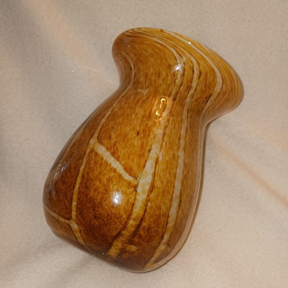 Beautiful Gold and Ivory Tone Glass Vase - Picture 2 of 4